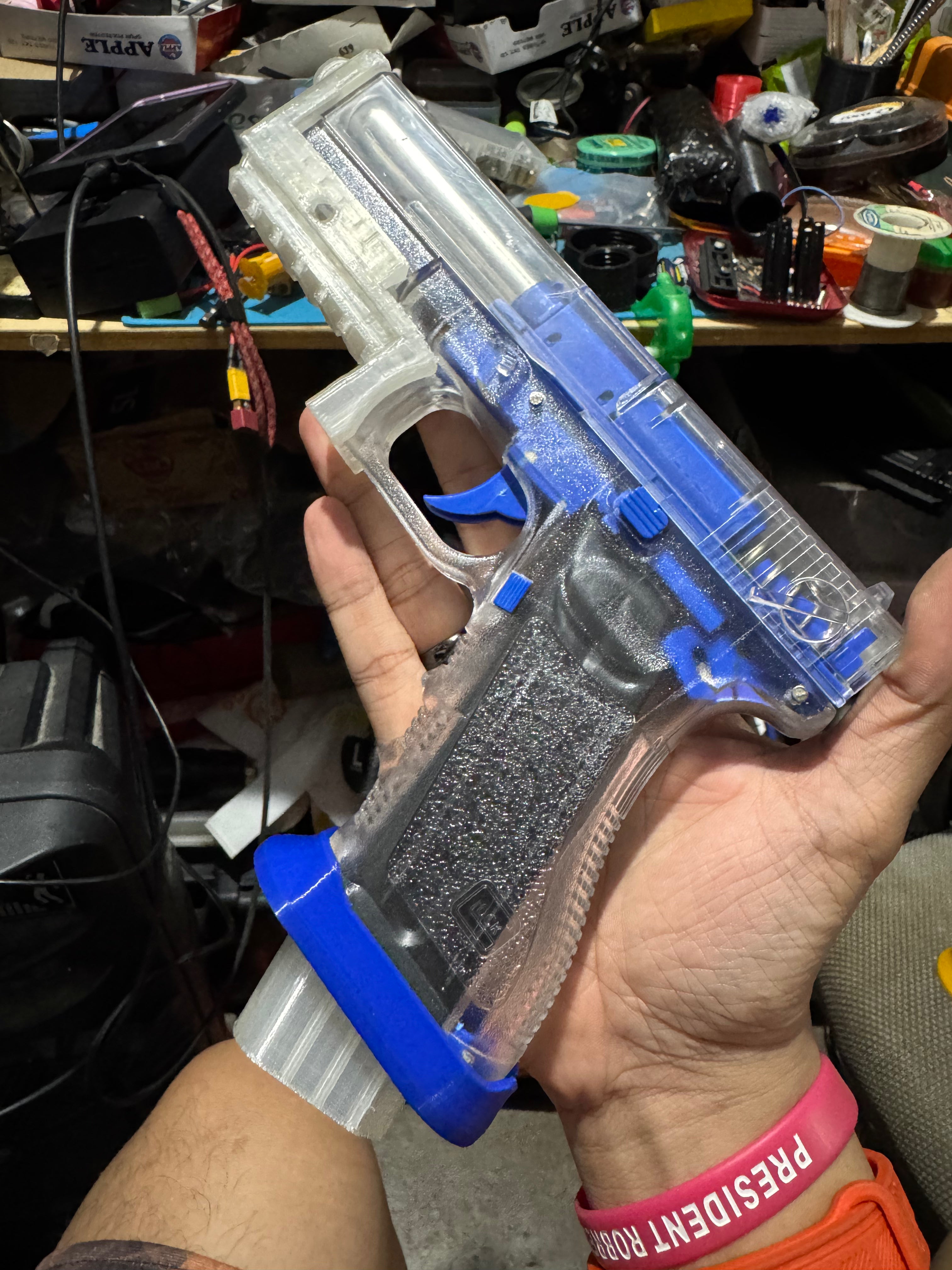 Glock Q1 manual airsoft pistol magwell TOY only