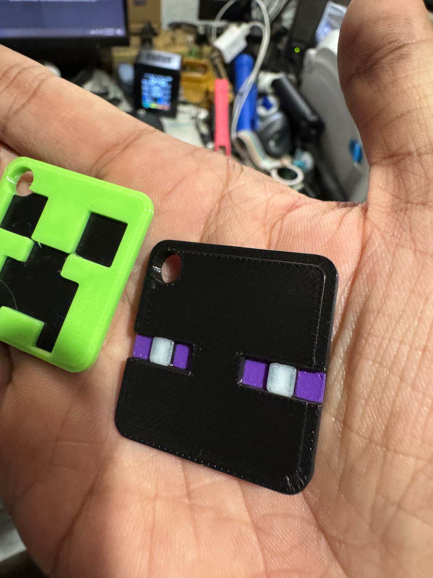 Minecraft-inspired Creeper enderman keychain